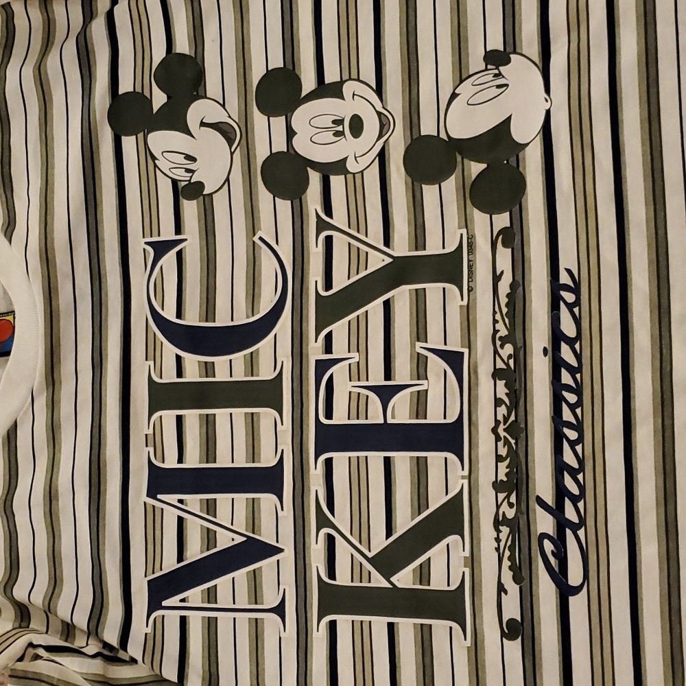 Vintage Mickey Classics tshirt - Picture 2 of 3